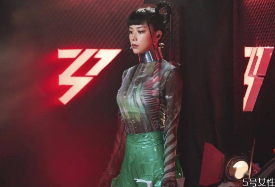 千禧辣妹風(fēng)卷土重來？千禧辣妹是什么風(fēng)格
