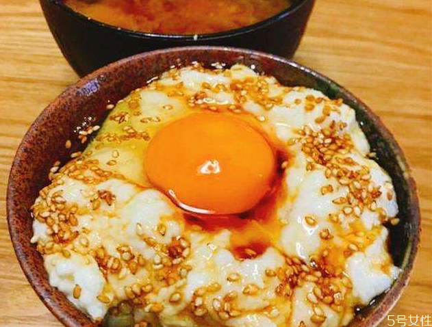 無菌蛋拌飯好吃嗎 國(guó)內(nèi)的生雞蛋能拌飯嗎