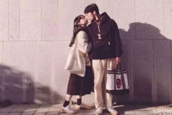 男人在等你挽回的暗示 男人主動(dòng)分手后的心態(tài)