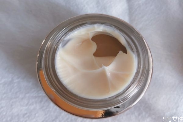 蘭蔻菁純國內國外的有區(qū)別嗎 蘭蔻菁純眼霜值得買嗎