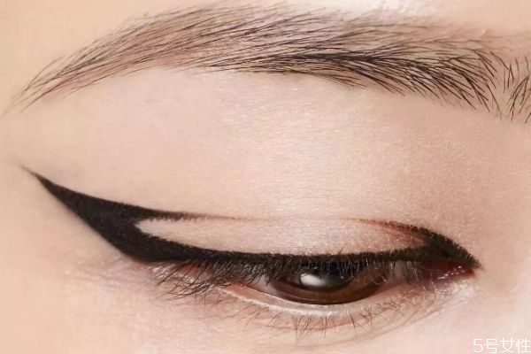 好看的創(chuàng)意妝容怎么畫 簡(jiǎn)單又好看的創(chuàng)意妝