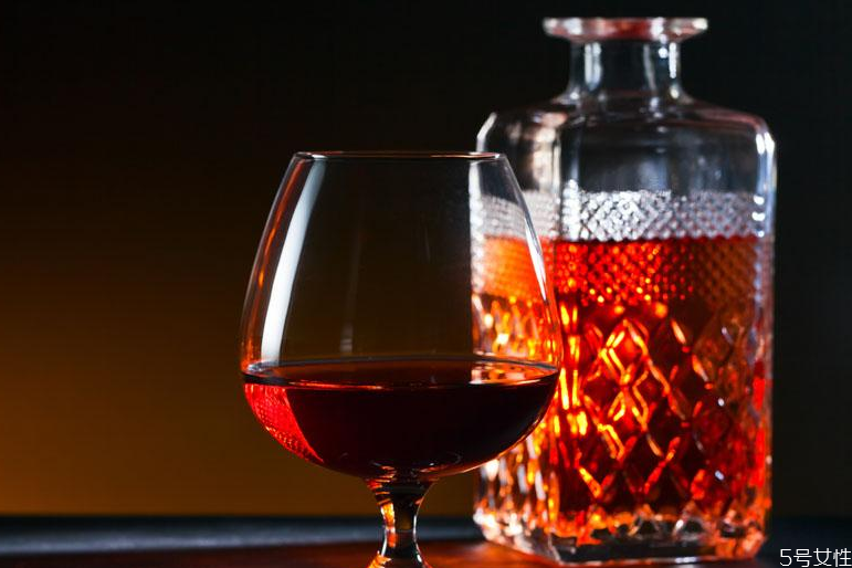 白蘭地是哪個(gè)國家的酒 白蘭地什么牌子的好