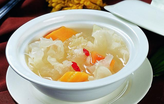 銀耳營(yíng)養(yǎng)價(jià)值有多高 銀耳的飲食宜忌有哪些