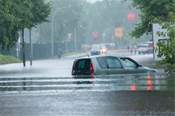 河南為何成為全國(guó)強(qiáng)降雨中心 大暴雨會(huì)把車(chē)淋壞嗎