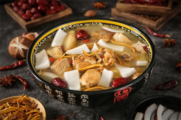 雞湯有點(diǎn)酸了還能喝嗎 雞湯為什么會變酸