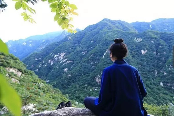 打坐多長(zhǎng)時(shí)間合適 打坐的最佳時(shí)間是幾點(diǎn)