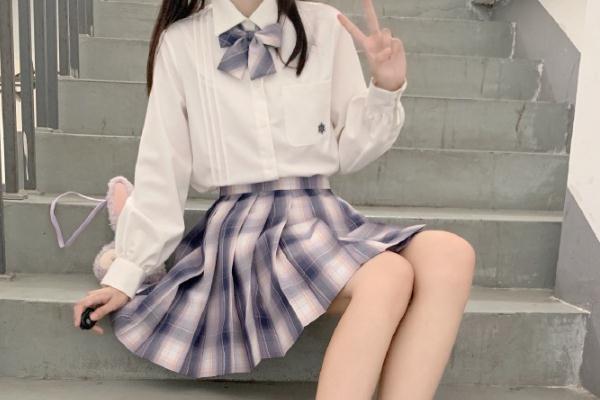 jk制服要買(mǎi)大一碼嗎 jk制服要扎什么頭發(fā)