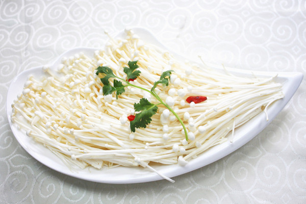 金針菇的營養(yǎng)價(jià)值 金針菇能經(jīng)常吃嗎