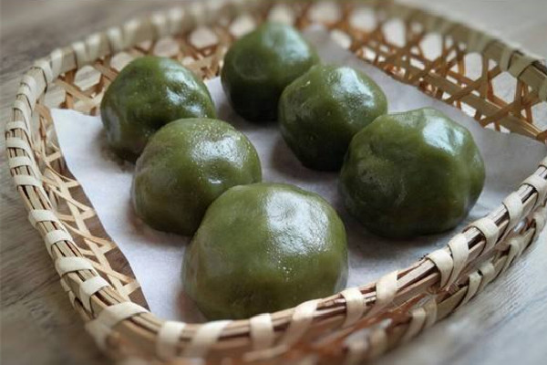 青團(tuán)要加熱吃嗎 青團(tuán)直接吃了會怎么樣