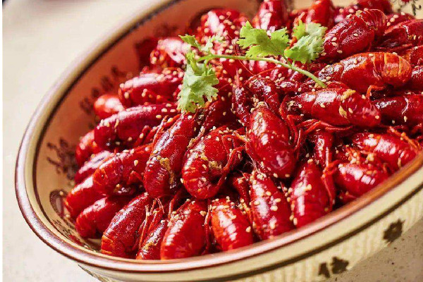 小龍蝦買(mǎi)什么顏色的好 小龍蝦青蝦和紅蝦的區(qū)別