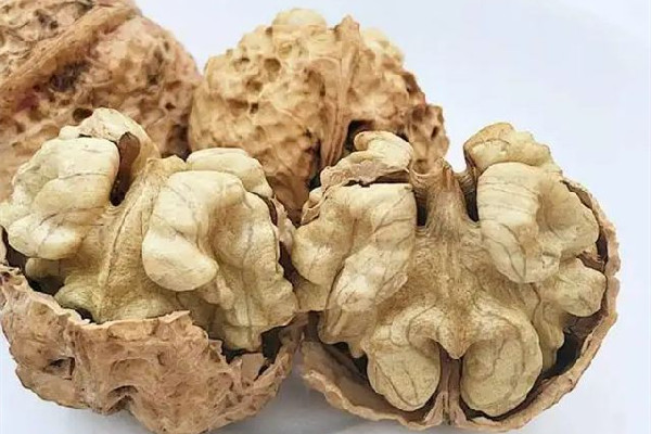 紙皮核桃吃生的好還是熟的好 紙皮核桃吃起來(lái)有點(diǎn)苦是怎么回事