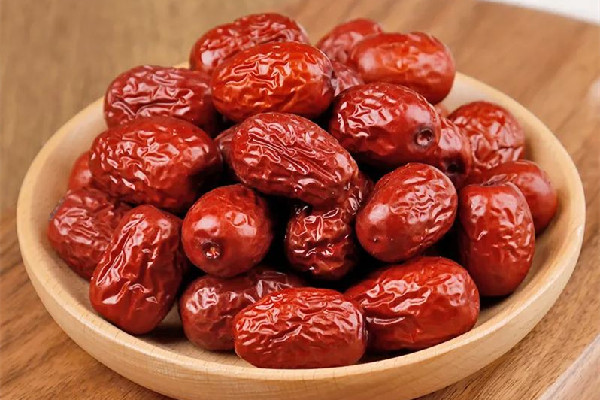 紅棗吃幾個(gè)合適 紅棗對(duì)月經(jīng)有什么功效