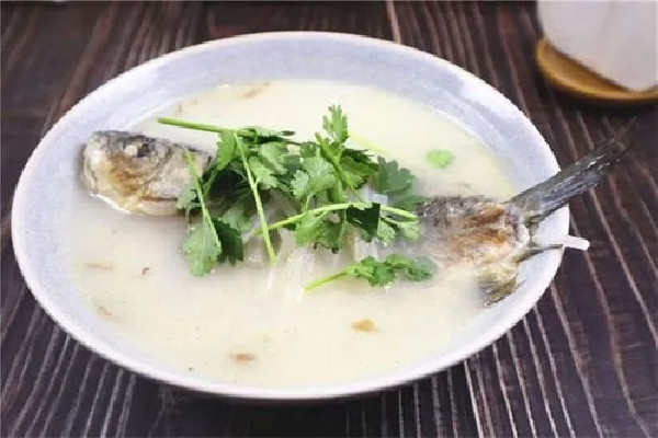 鯽魚(yú)湯有腥味怎么去除 鯽魚(yú)湯怎么做既沒(méi)有腥味又鮮