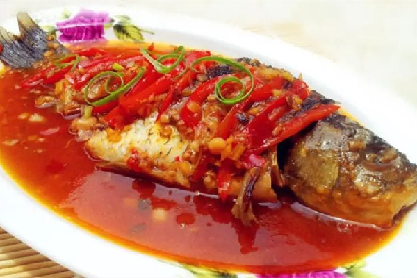 鯽魚(yú)買大的還是買小的好呢 鯽魚(yú)刺太多怎么處理