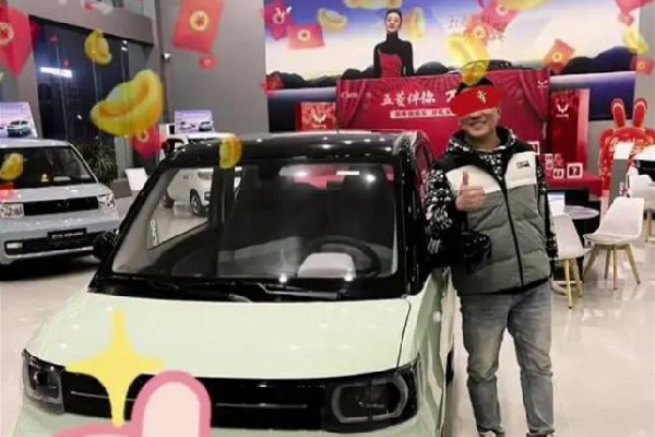 男子花兩千元套圈套中兩臺(tái)汽車(chē) 汽車(chē)過(guò)戶需要什么手續(xù)和多少費(fèi)用